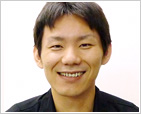 業務部 業務係 坂入 淳也